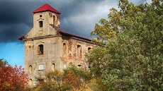 Ve Svatoboru zaíná obnova zíceniny farního kostela Nanebevzetí Panny Marie, v...