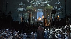 Scéna z Zeffirelliho inscenace Pucciniho Turandot v Metropolitní opee