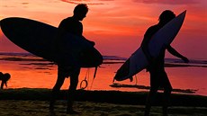 Celé Bali je rájem surfa a surfingu.