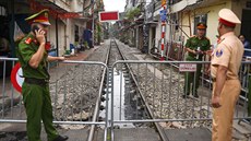 Úady nechaly zavít nejslavnjí hanojskou ulici, kterou projídl vlak....