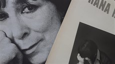 Hana Hegerová obaly vinylových desek s jejími písnikami.