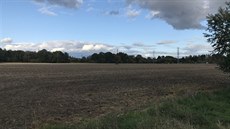 Pole má rozlohu více ne� deset hektar�.