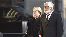 Bývalá první dáma Dagmar Havlová a herec Jií Bartoka picházejí na tetí...