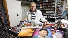 Hynek Gerbrich prodává hudební nosiče v centru Jihlavy už více než pětadvacet...