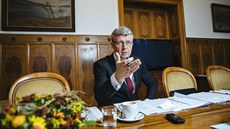 Ministr prmyslu a obchodu Karel Havlíek