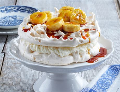 Pavlova s bannem v karamelu