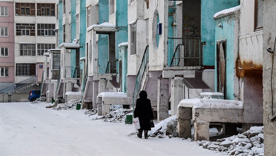 Tající p�da v t�istatisícovém Jakutsku po�kodila více ne� tisíc dom�.