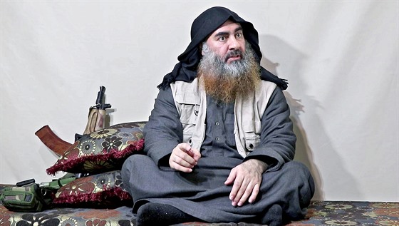 Vdce Islámského státu Abú Bakr al-Bagdádí na videu zveejnném 29. dubna 2019.