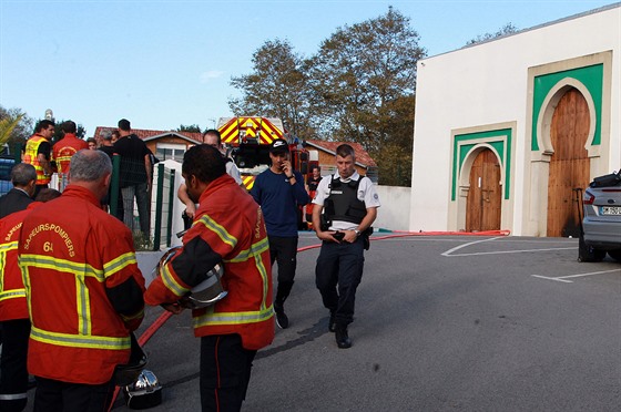 Při střelbě před mešitou ve městě Bayonne na jihu Francie byli v pondělí...