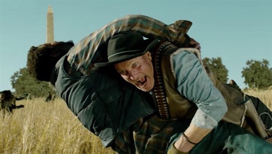 Woody Harrelson ve filmu Zombieland: Rána jistoty