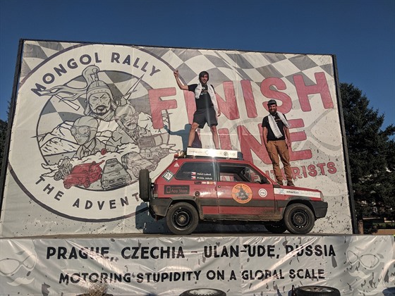 eská posádka Pra - Helcl v závod Mongol Rally 2019