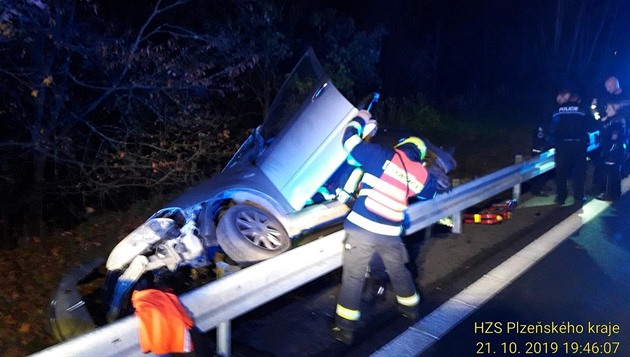 tyiadvacetiletý mu, který pepadl erpací stanici, skonil po nehod v...