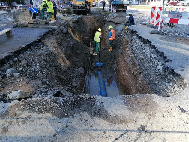 Havárie vodovodu na Budjovické.