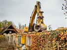 B�val� pansk� dv�r �vamberk u �ev�t�na na �eskobud�jovicku zbouraly bagry. Na...