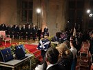 Ve Vladislavském sále pedá prezident Milo Zeman státní vyznamenání 42...