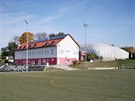 Souástí fotbalového Tréninkového centra mláee v Brnnských Ivanovicích jsou...