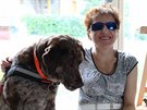 Nevidomé Renatě pomáhá s operací vodicího psa Jakub Kohák.