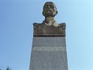 Busta T. G. Masaryka v Louce z roku 1919 byla zejm jeho vbec prvn...