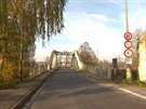 Most pes Orlici v Tniti nad Orlic m jt k zemi, vedle vyroste nov.