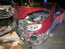 Druhá nehoda se stala v hradecké ulici Bratří Štefanů v 19 hodin. Řidič škody...