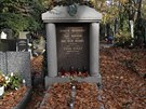 Hrob spisovatele a filozofa Egona Bondyho na hbitov Malvazinky (Praha, 25....