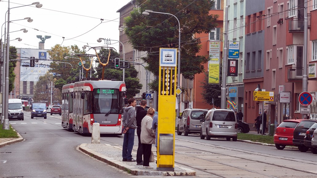 Olomoucký dopravní podnik nakoupil osm tramvají typu EVO1 a EVO1/o, jedné z...