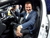 Šéf koncernu Volkswagen Herbert Diess při premiéře nové generace modelu Golf