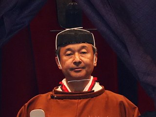 Nový japonský císař Naruhito při korunovaci v císařském paláci v Tokiu. (22....