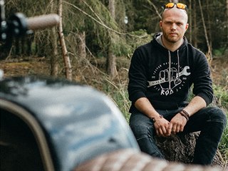 Motorkám propadl David Zima už jako kluk. Dnes je z něj jejich profesionální...