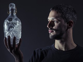Designové láhve Pilsner Urquell navrhl Lukáš Novák.