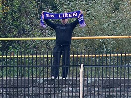 Osaml fanouek Ln na sokolovskm stadionu.