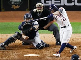 Momentka z baseballovho duelu Houston Astros - New York Yankees