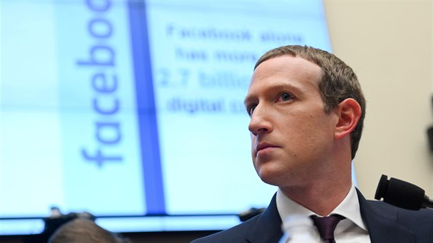 Zakladatel a generln editel spolenosti Facebook Mark Zuckerberg na slyen v americkm Kongresu (23. jna 2019).