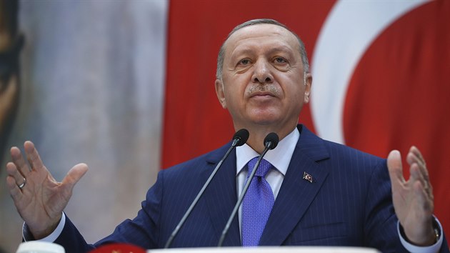 Tureck prezident Recep Tayyip Erdogan promluvil na ceremonii v Istanbulu. (26....