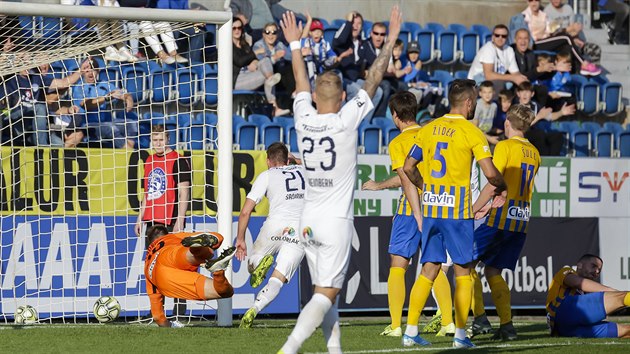 Slovck Ondej ainka pekonv opavskho glmana Vilma Fendricha.