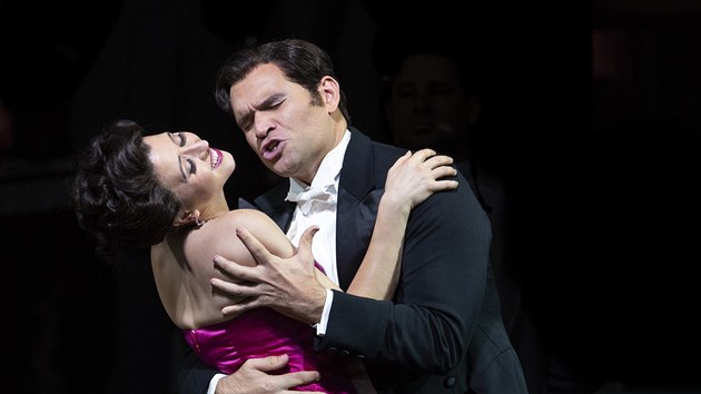 Lisette Oropesa a Michael Fabiano v Massenetov Manon v Metropolitn opee