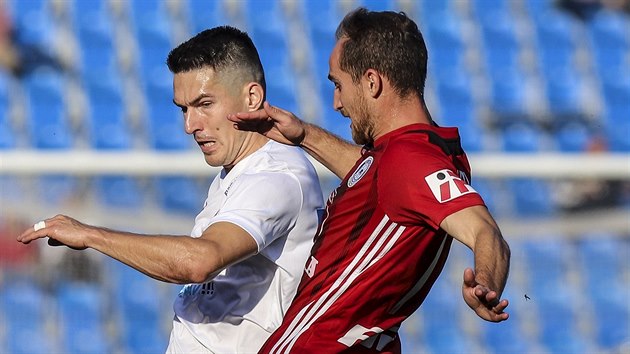 Ostravsk zlonk Robert Hrub (vlevo) a Pablo Gonzalez z Olomouce