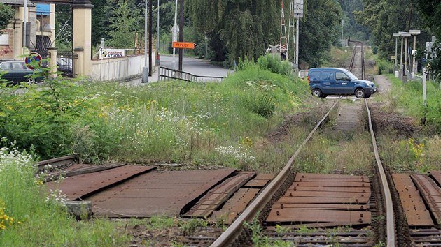 Z jednokolejné železniční trati, která propojuje několik měst a obcí Ústeckého kraje od Děčína až po Oldřichov u Duchcova, by se mohla stát cyklostezka.