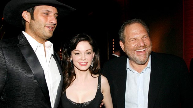 Robert Rodriguez , Rose McGowanová a Harvey Weinstein na večírku Chopard Trophy v hotelu Carlton (Cannes, 25. května 2007)