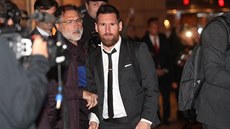 Největší hvězda barcelonských fotbalistů Lionel Messi po příletu do Prahy.