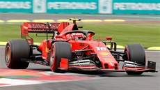 Charles Leclerc z Ferrari bhem kvalifikace na Velkou cenu Mexika.