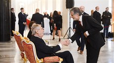 Prezident Milo Zeman s manelkou Ivanou pijal na Hrad zahraniní diplomaty....