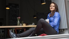 Café Záhorský. Len�ino oblíbené místo na snídani, ob�d, kávu i práci. V lét�...