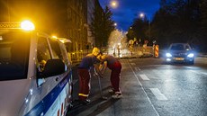 Kvli havárii vodovodního adu v ulici Ruská je v praských Vrovicích asi...
