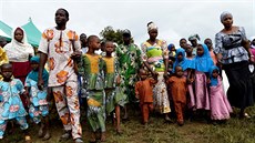 Malá obec Igbo-Ora na jihozápad Nigérie je unikátní tím, e se v ní rodí více...