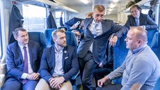 Premiér Andrej Babi navtíví konferenci o jednoduích monostech cestování...
