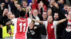 Předčasný radost, Quincy Promes z Ajaxu oslavuje gól v Lize mistrů proti...