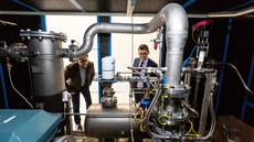 Pohled do útrob první stanice v Česku vyrábějící biometan čištěním bioplynu...