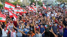 Lidé v Libanonu protestují proti vlád. (22. íjna 2019)