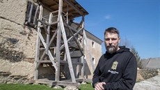 V roce 2002 zchátralou historickou památku koupil Ond�ej Sla�álek.